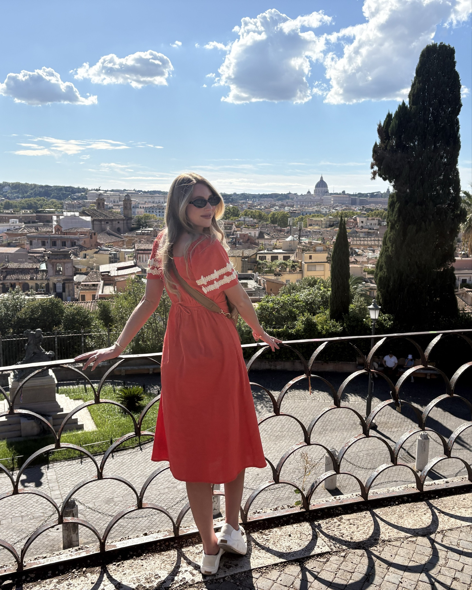 White sneakers for lots of walking in Rome 👟 #rome #honeymoon #italytravel #whitesneakers


#LTKootd #LTKBeauty