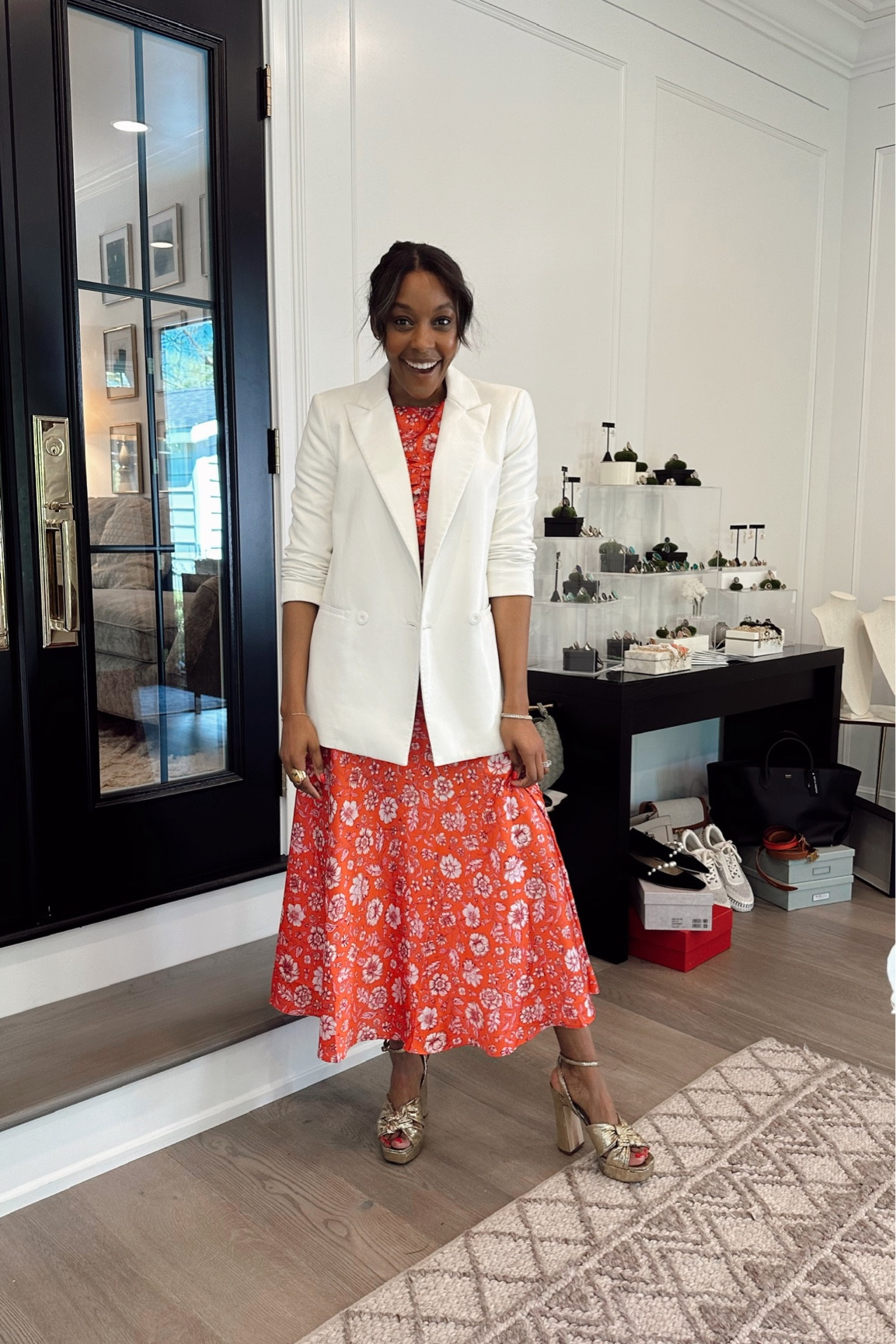 #LOTD 4.26.23 


Hello Austin! Here’s to a week full of fun looks, a great time with friends and good hangs. ✨

#LTKstyletip #LTKunder100 #LTKFind