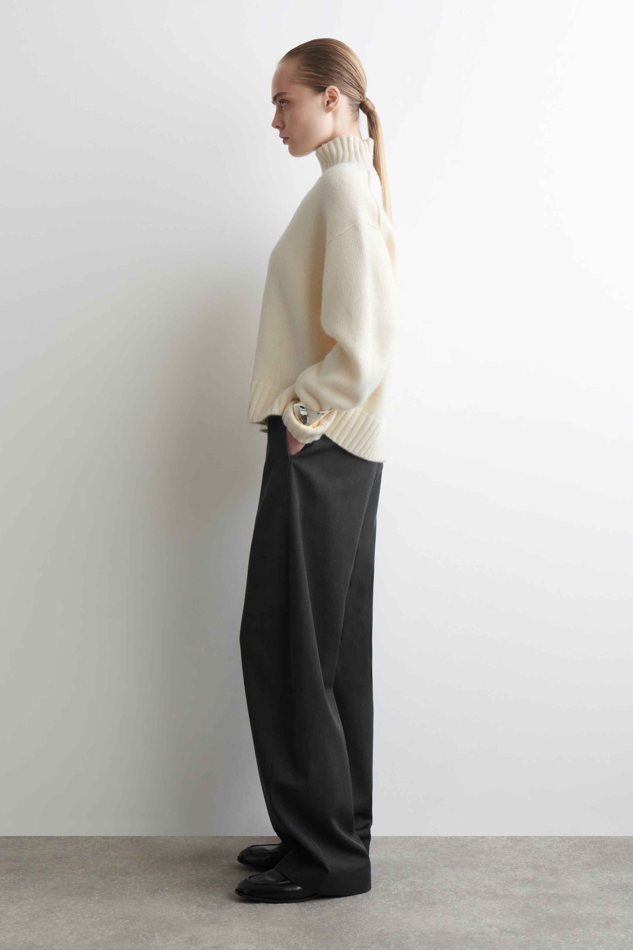 CHUNKY CASHMERE MOCK-NECK SWEATER - OFF-WHITE | COS US | COS (US)