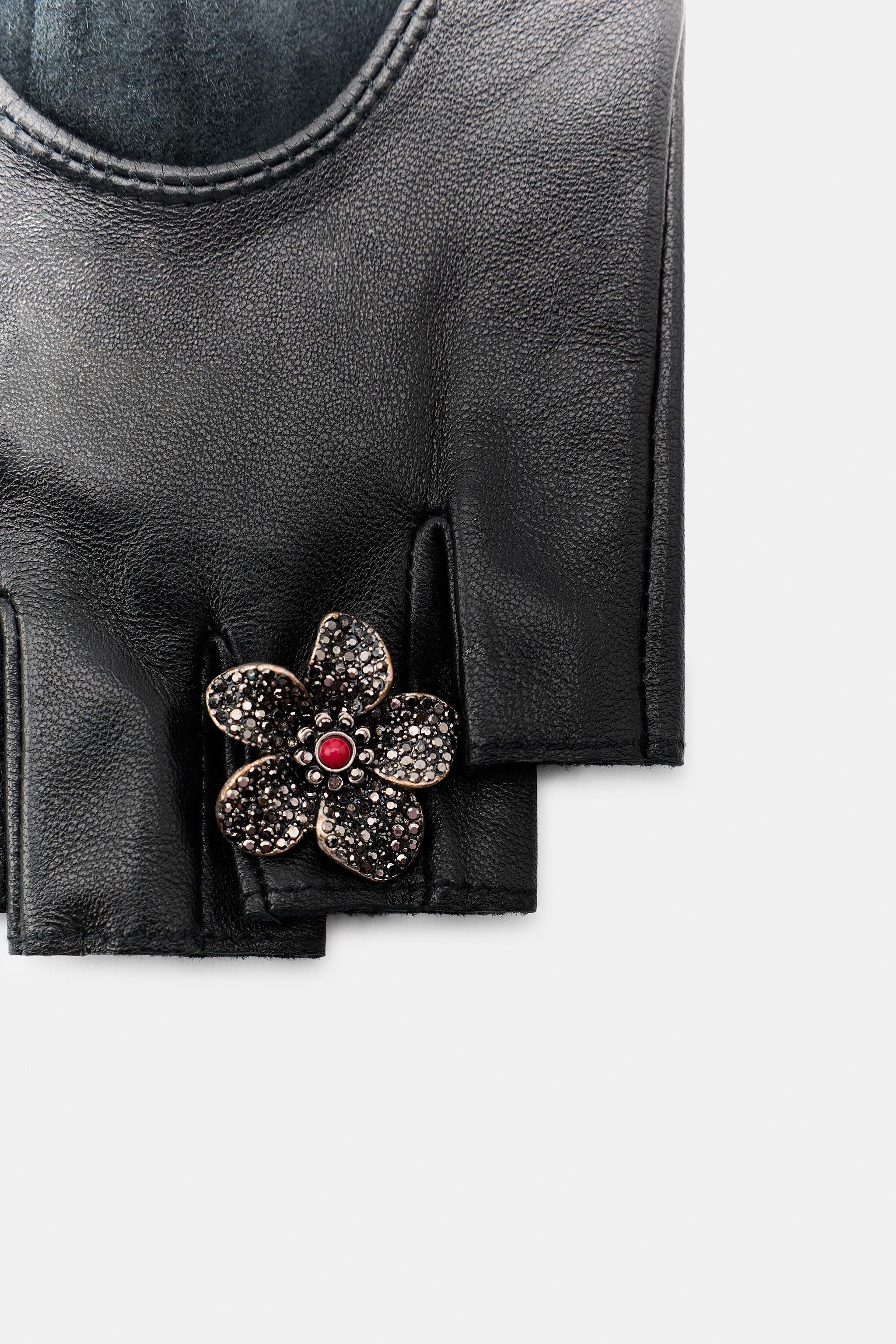 SHORT LEATHER FINGERLESS GLOVES WITH BROOCHES | Zara UK