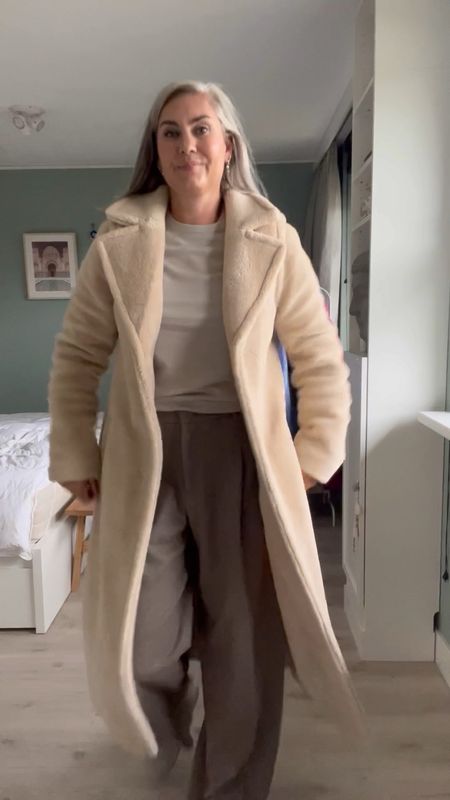 30 days of Fall/Winter outfits - Day 27

outfit inspiration, autumn style, long tall sally, cream teddy maxi coat, Uniqlo, 

#LTKstyletip #LTKSeasonal #LTKover40
