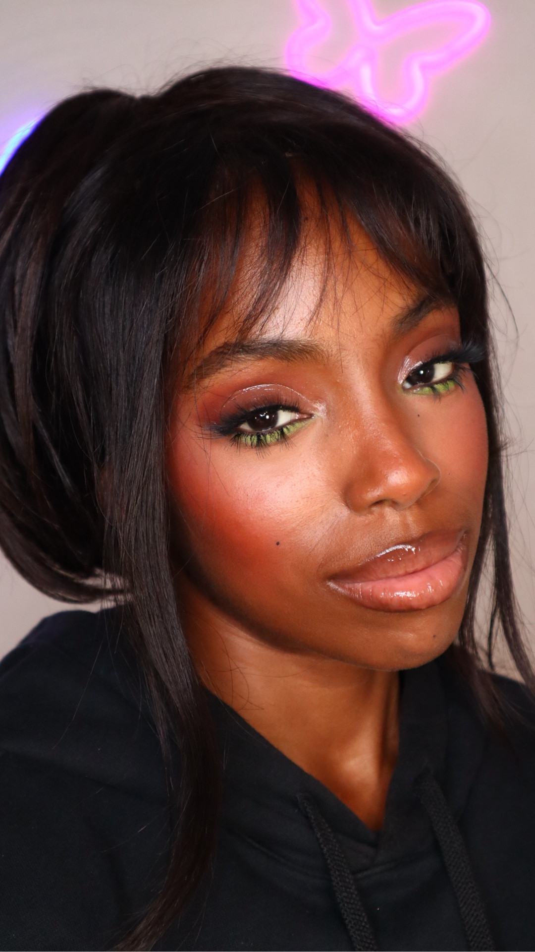 Glossy lid & pop of color 💚💛

#LTKStyleTip #LTKBeauty