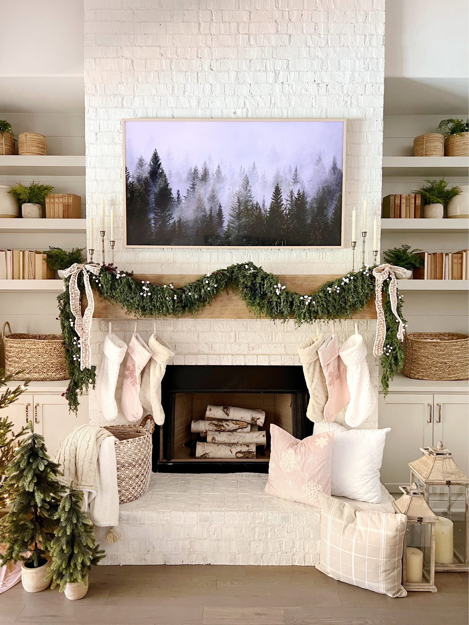 Pink and white Christmas decor 

#LTKhome #LTKHoliday #LTKHolidaySale