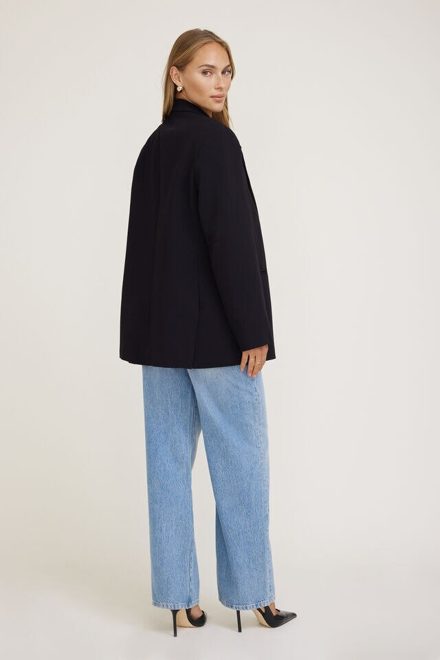 Noa Oversized Blazer | Dynamite Clothing