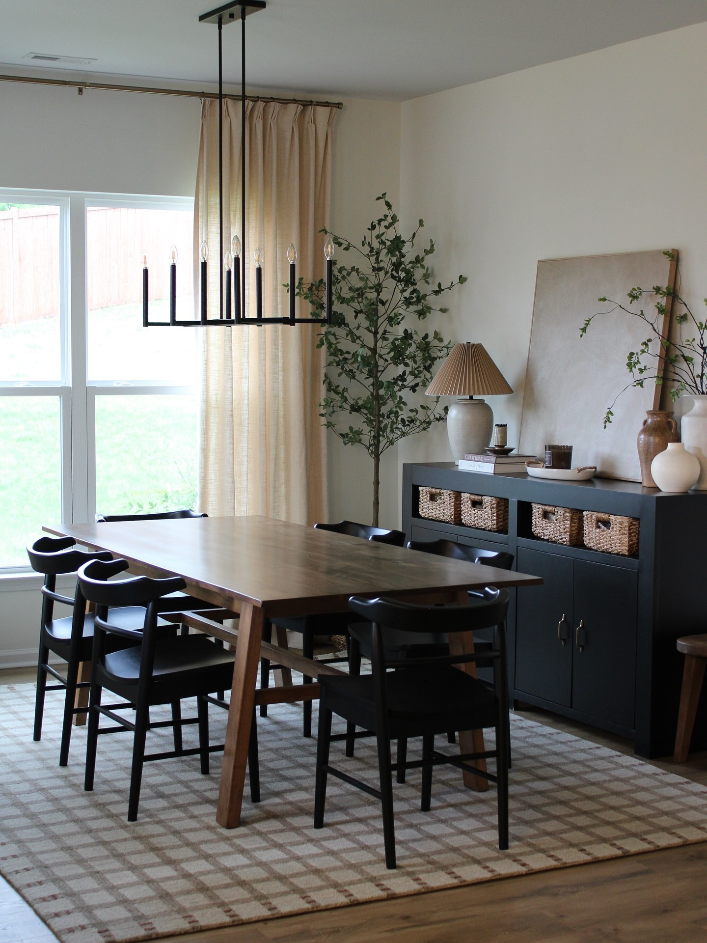 I’m pretty sure this rug was made for our dining room 🤩

The new Magnolia Home by Joanna Gaines x Loloi collections came out today, and they are perfection as always! 

Rug details: Waylon WAY-02 - linked in my LTK! 

#magnoliahome #joannagainesxloloi #joannagaines #homedecorideas #arearug #diningroomrug #diningroominspo #diningroominspiration