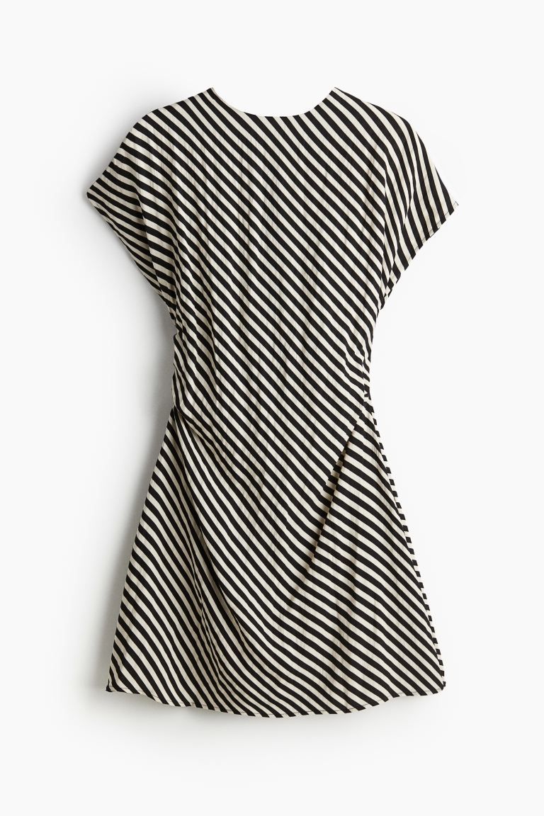 Tapered-waist dress - Round neck - Short sleeve - Cream/Black striped - Ladies | H&M GB | H&M (UK, MY, IN, SG, PH, TW, HK)