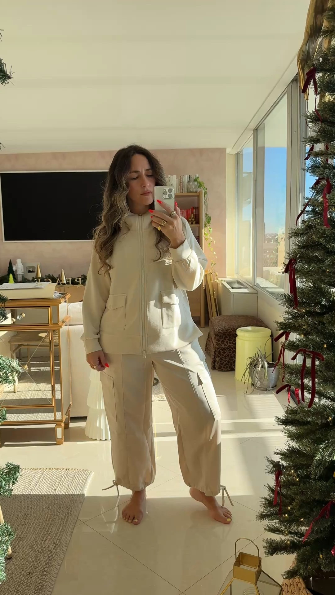 Wearing medium in both 

#LTKMidsize