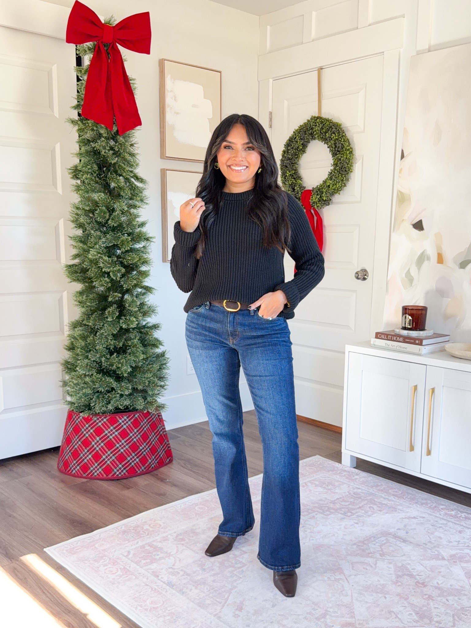 Black sweater size xs TTS
Midnight blue flarejeans size 26, 30” inseam TTS
Brown belt size 27-31”
Brown leather boots size 5.5 TTS


#LTKFindsUnder100 #LTKGiftGuide #LTKPetite
