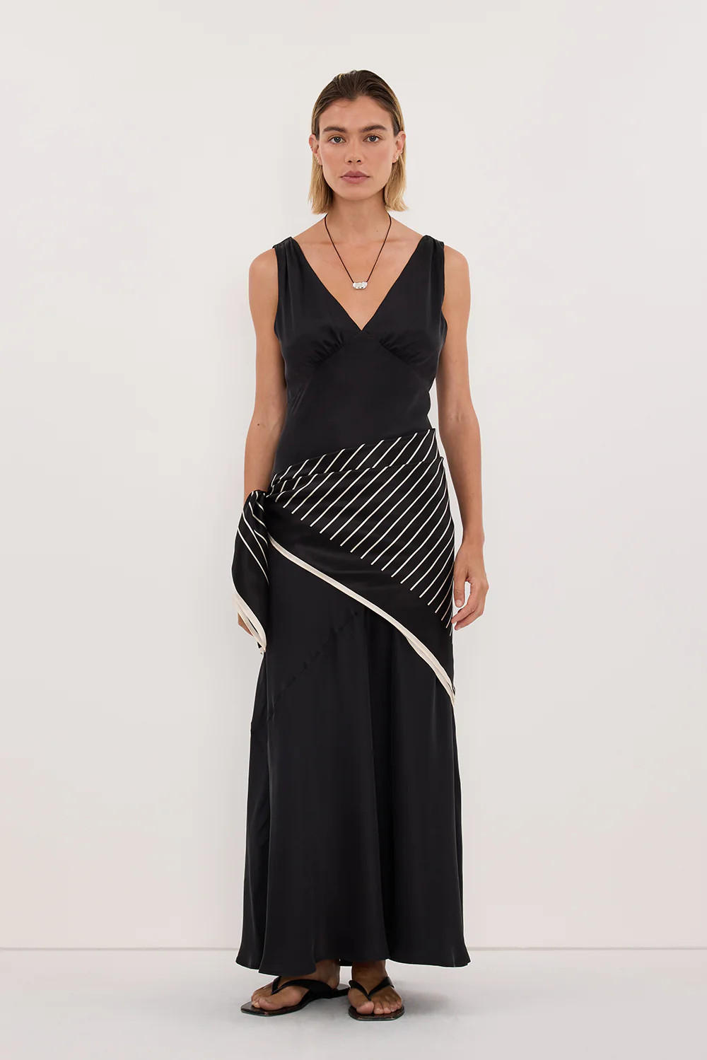 ADRIENNE BLACK SILK SCARF | DISSH