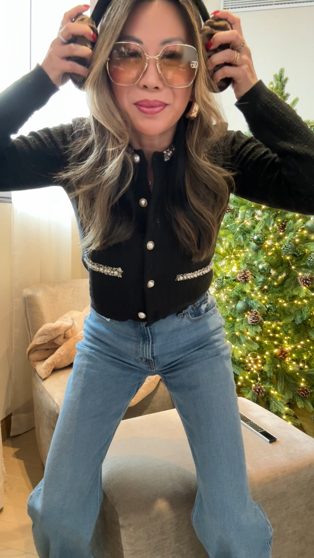 Holiday outfit, Amazon sweater, Abercrombie jeans, adidas sneakers 

#LTKfindsunder50 #LTKstyletip #LTKHoliday