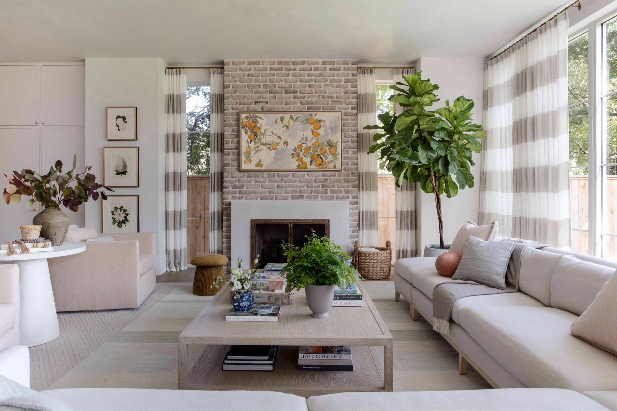 Living Room Design. Family Room Goals. Great Room Design Inspo. Living Room Inspiration. Luxury Interior Design. 🤍

#LTKhome #LTKfamily #LTKFind