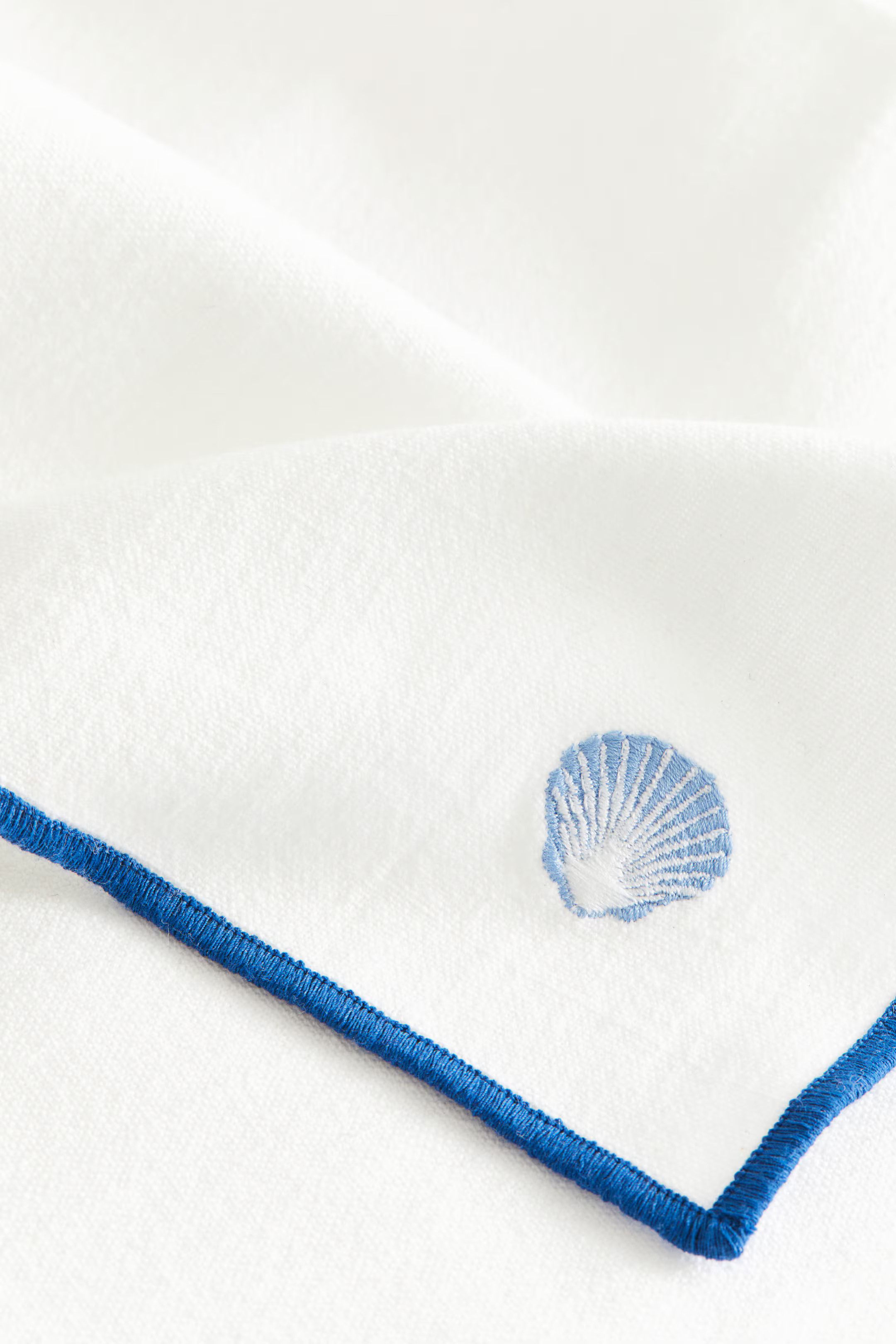 4-pack Embroidered Napkins | H&M (US + CA)