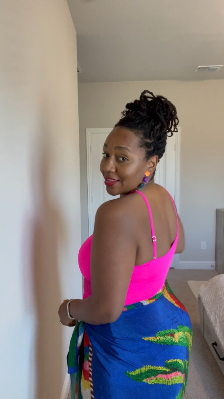 There’s still time to get your summertime fine on and I’m here with the #ootd inspo deets on a Monday to help you out 😉 so save and share for your next travel getaway!


#travelstyle #whatsinmysuitcase #ltkfashion #summerfashion2024 #spaday #midsizefashion #plussizefashion #colorfulfashion

#LTKPlusSize #LTKMidsize #LTKStyleTip