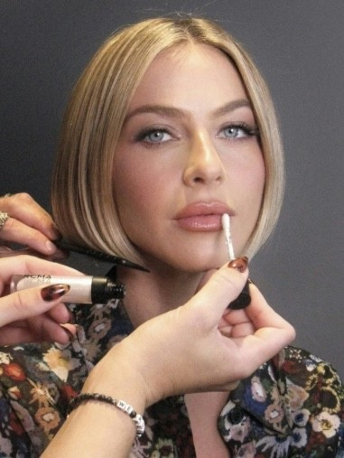 We got the 411 on Julianne Hough’s glam for “Dancing With the Stars,” straight from her makeup artist. Shop some of her go-to products below. 💄


#LTKBeauty