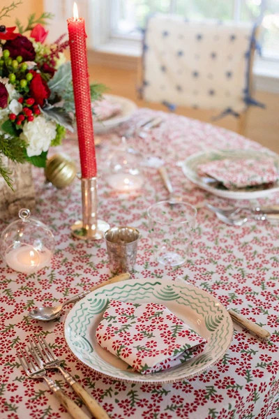 Noel Petite Fleur Tablecloth (Round & Rectangular) | Julia Amory