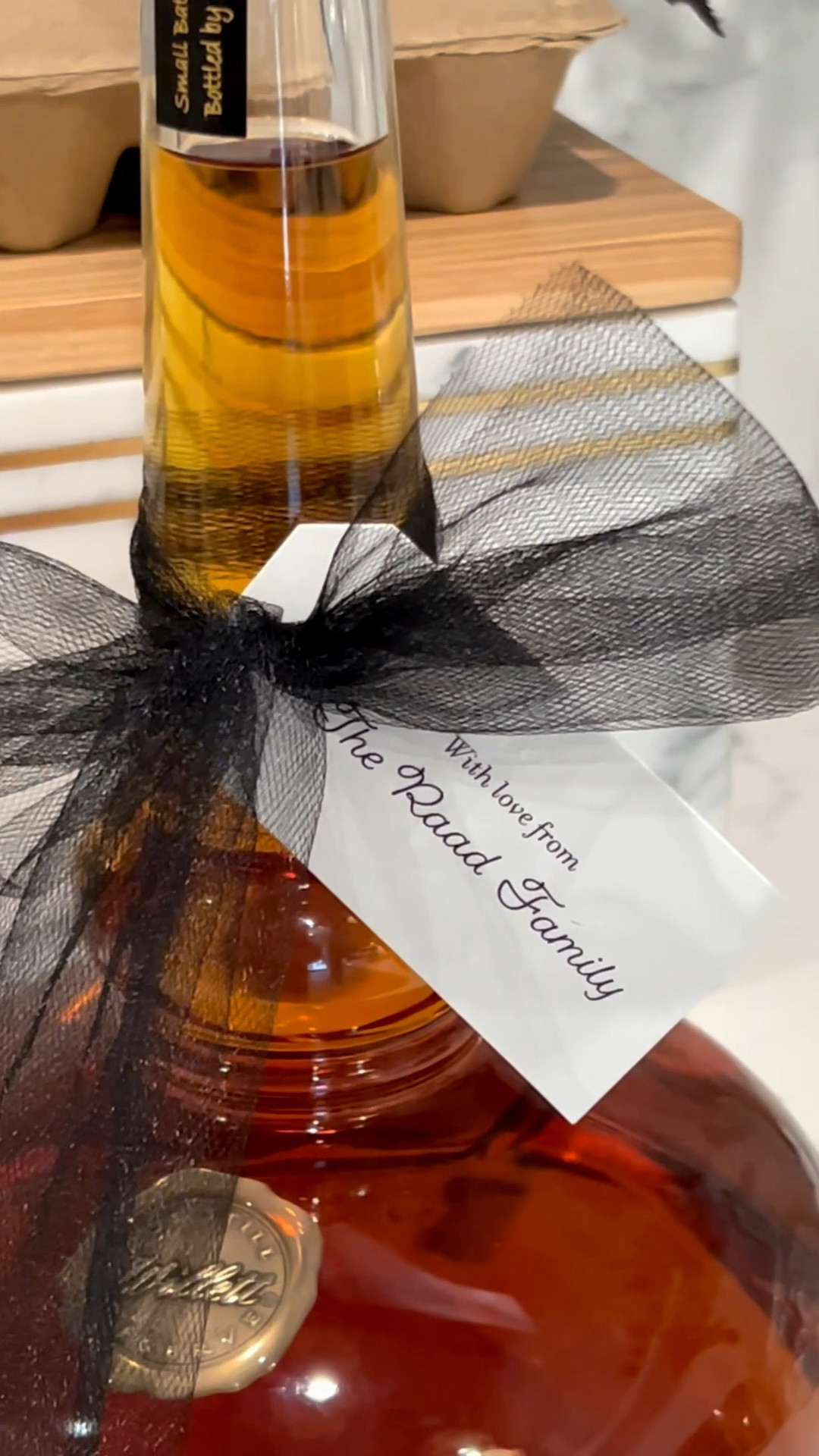 Perfect for a house gift at holiday parties!!✨

Dressupbuttercup.com #dressupbuttercup #dederaad 



#LTKHoliday #LTKSeasonal #LTKParties