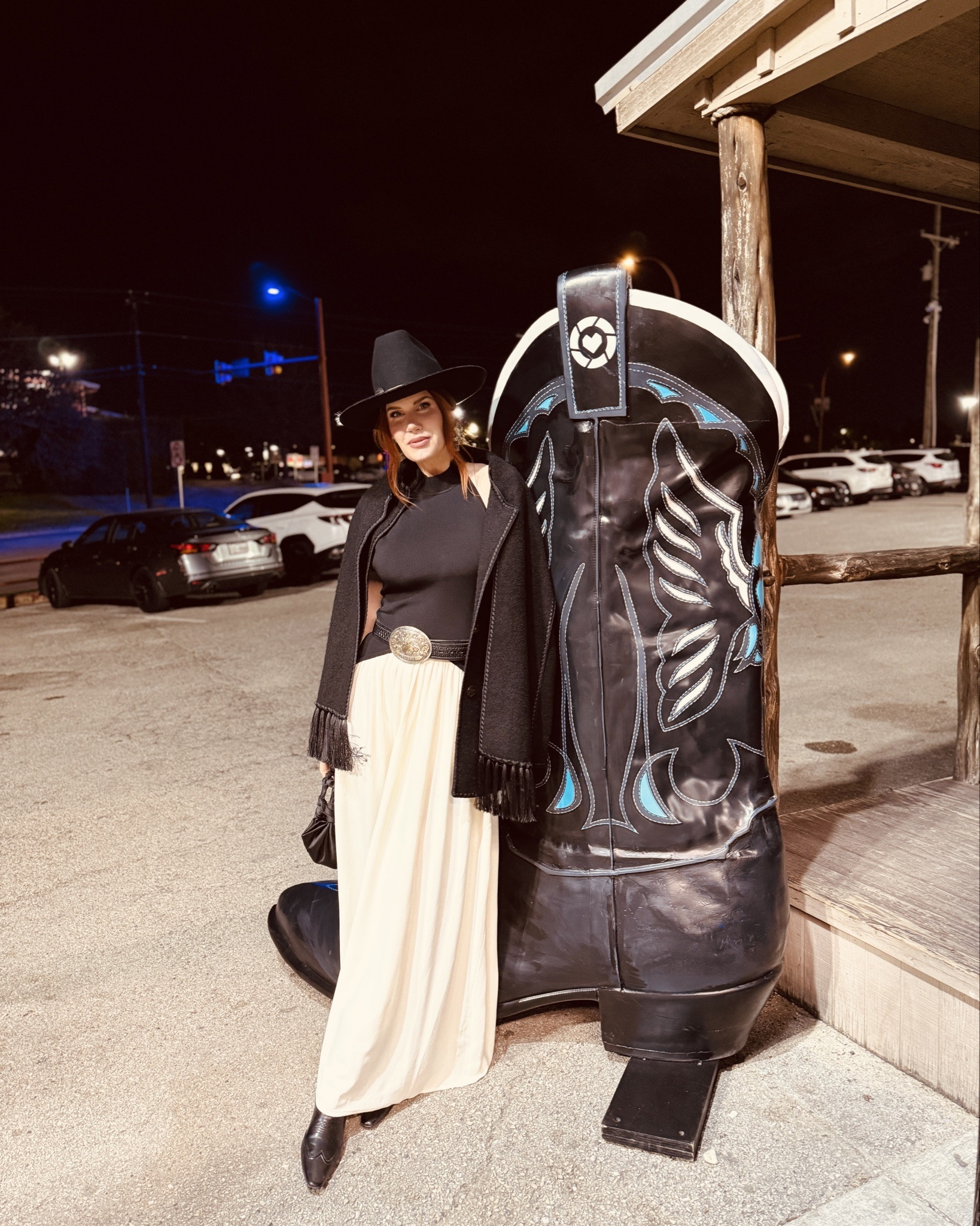 Team night at the iconic Billy Bob’s. Western wear encouraged, so I pulled out my tried and true accessories✨

#LTKootd #LTKSeasonal #LTKgrwm