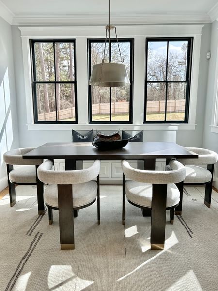 Dining nook. Rectangle table, curved dining chairs.

#diningtable #diningchairs

#LTKhome