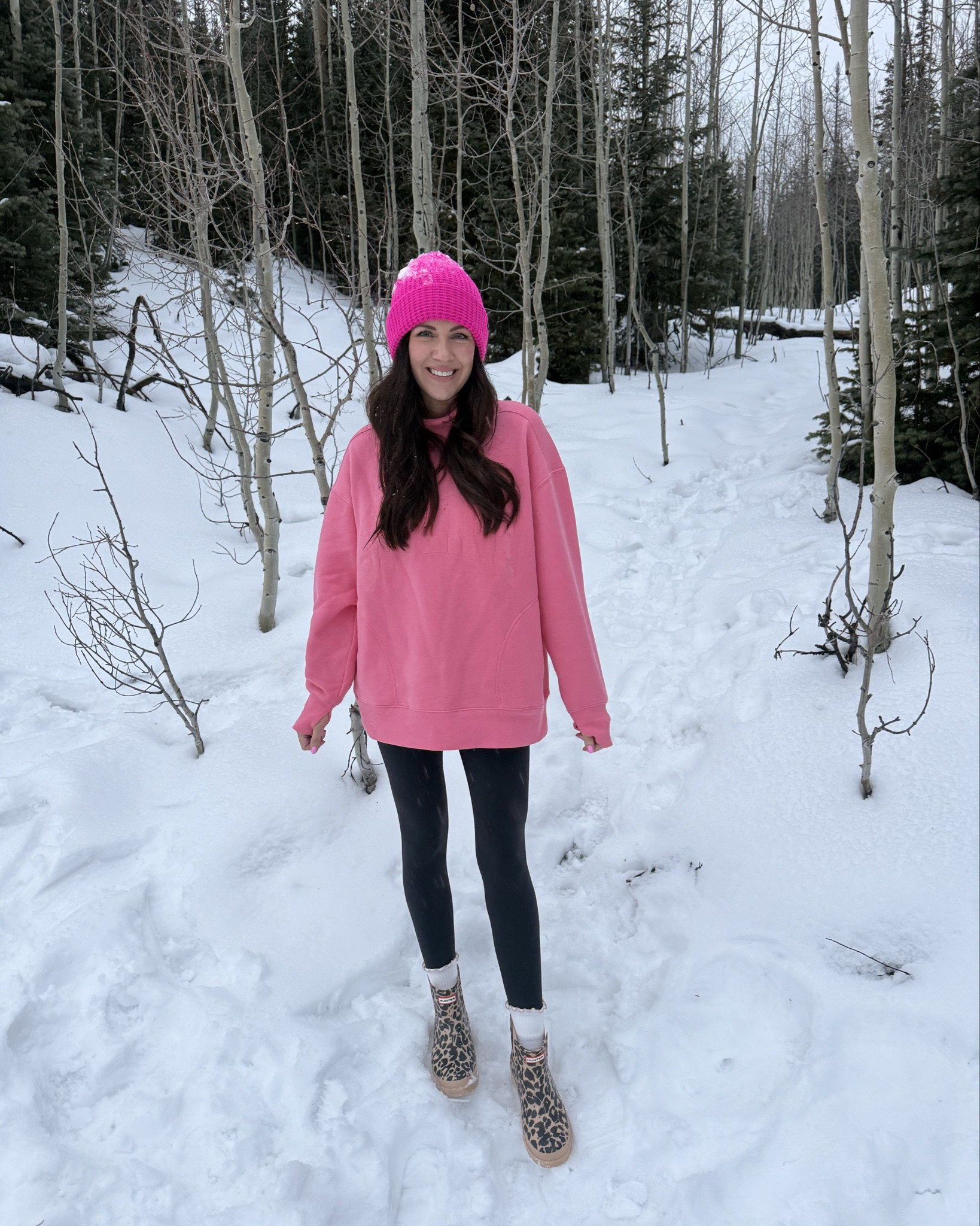 First ootd for 2026💕✨ these are our FAV leggings from Amazon but fleece lined🤭 they are a 10/10!!! Keep me warm & everything we love about the original pair!
.
.
Tomorrow the kids snowboard/ski for the first time & we are all so excited🤗
.
.


#LTKSeasonal #LTKFindsUnder50 #LTKSaleAlert