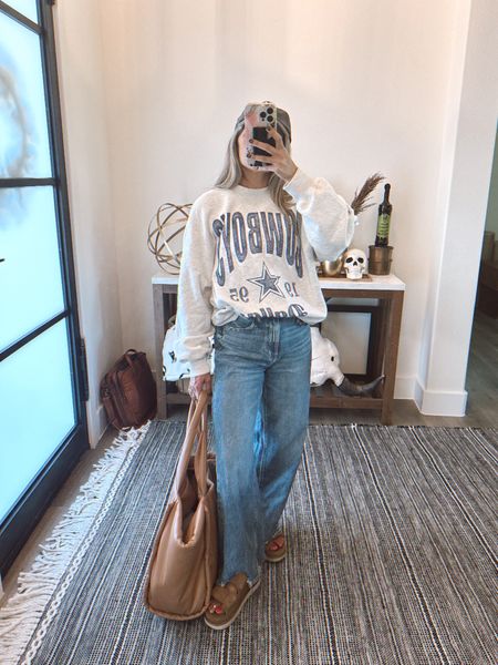 Cute #dallascowboys sweatshirt #fallfashion 

#LTKfindsunder100 #LTKover40 #LTKitbag