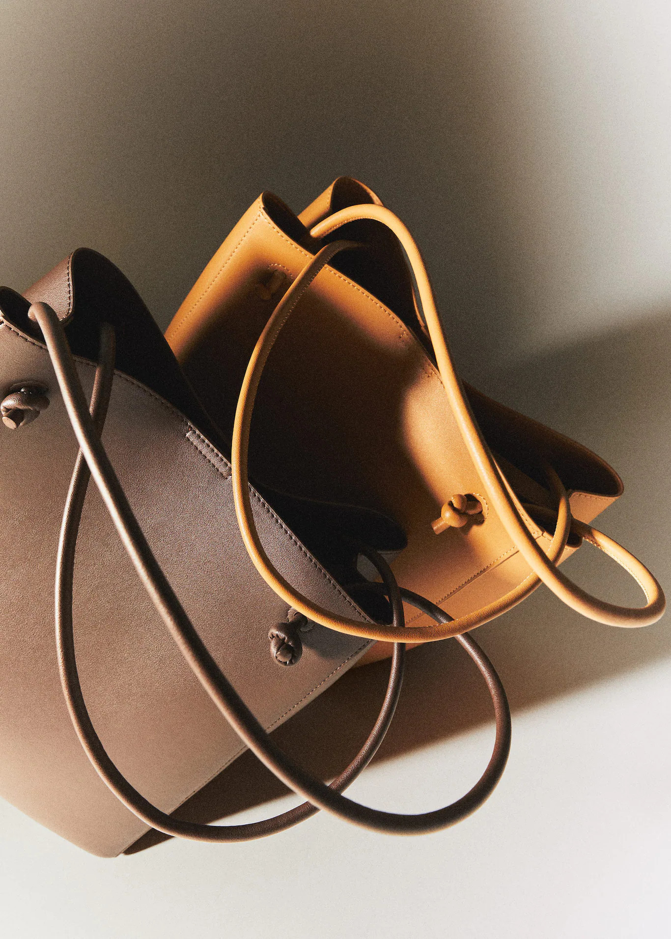 Knots pleated shopper bag -  Women | Mango USA | MANGO (US)