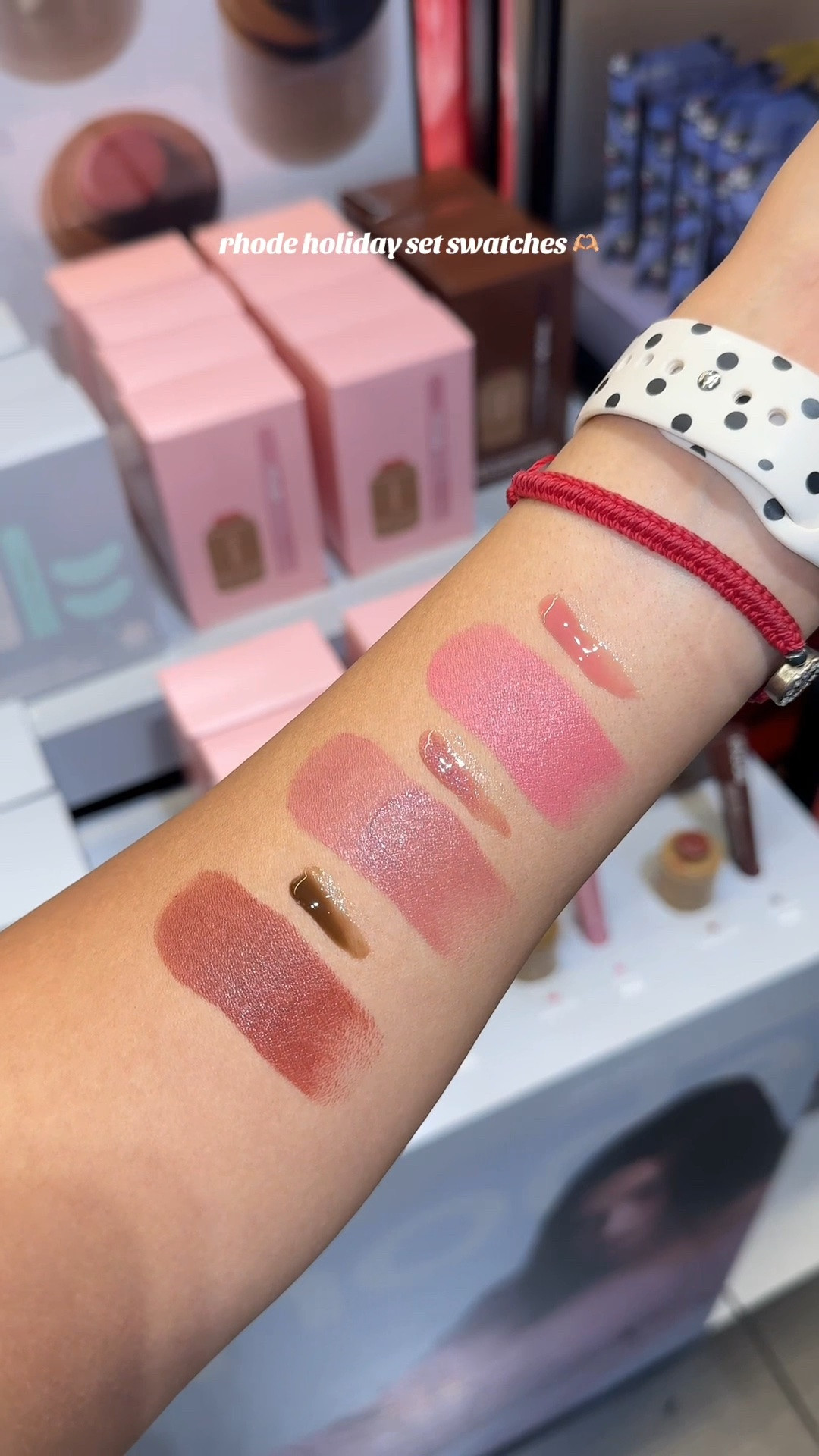 obsessed w/ these holiday sets 😍💕✨