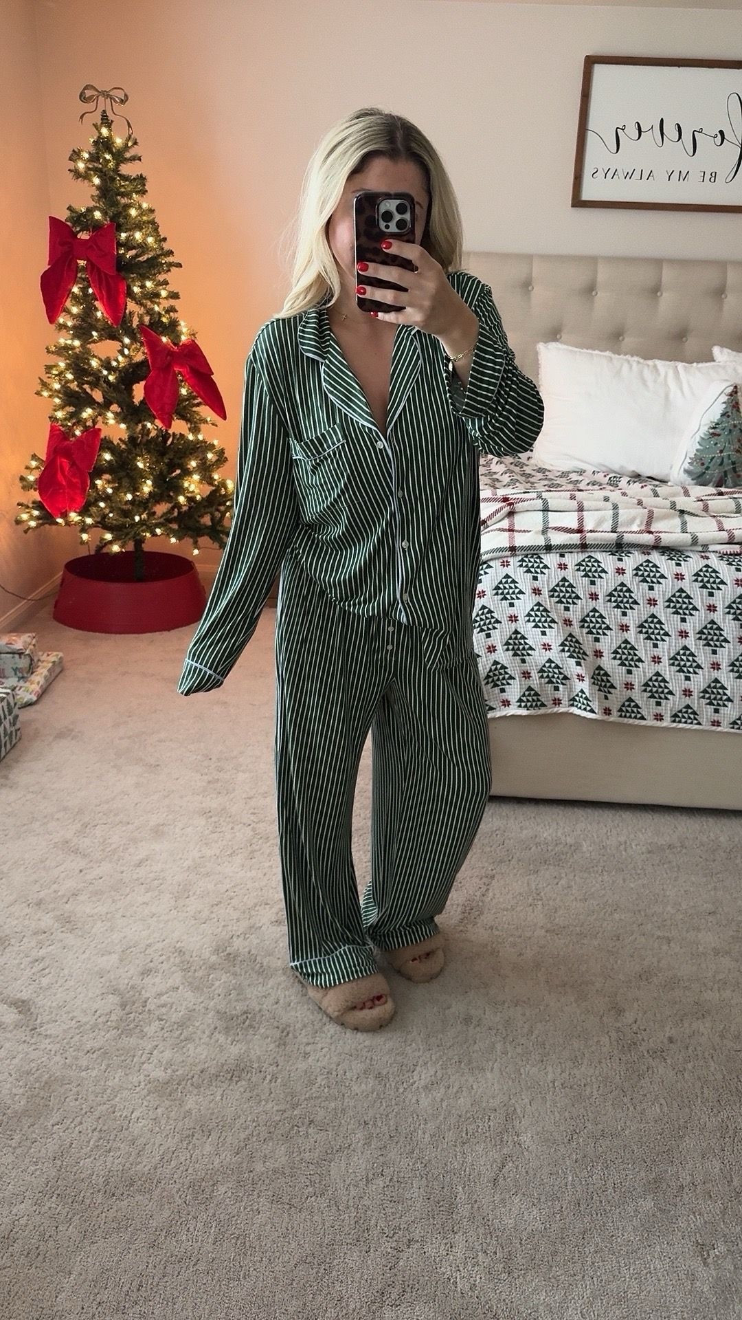 Softest pjs on sale
Size m
Ugg slippers tts
Gift idea 
Aerie Christmas pjs 

#LTKHoliday #LTKGiftGuide #LTKSaleAlert