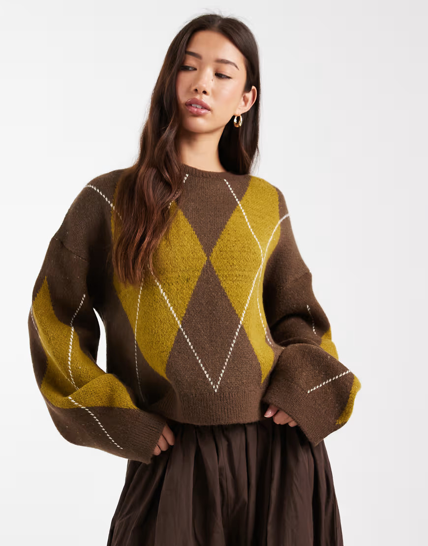 ASOS DESIGN fluffy knitted argyle jumper in brown chocolate-Red | ASOS (Global)