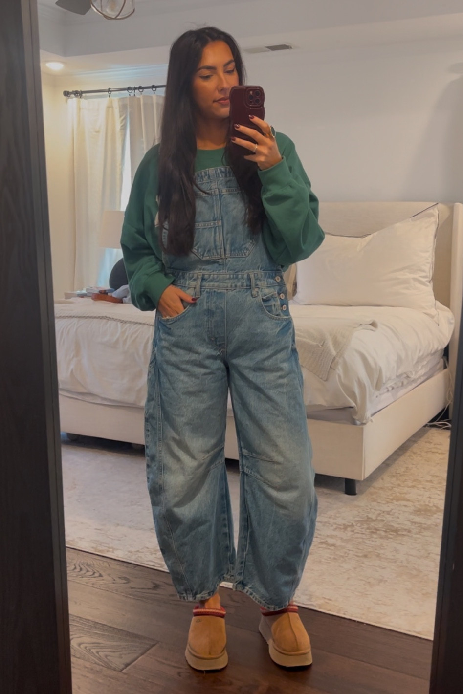 Barrel overalls green sweatshirt ugg shoes outfit running errands 

#LTKShoeCrush #LTKStyleTip #LTKGiftGuide