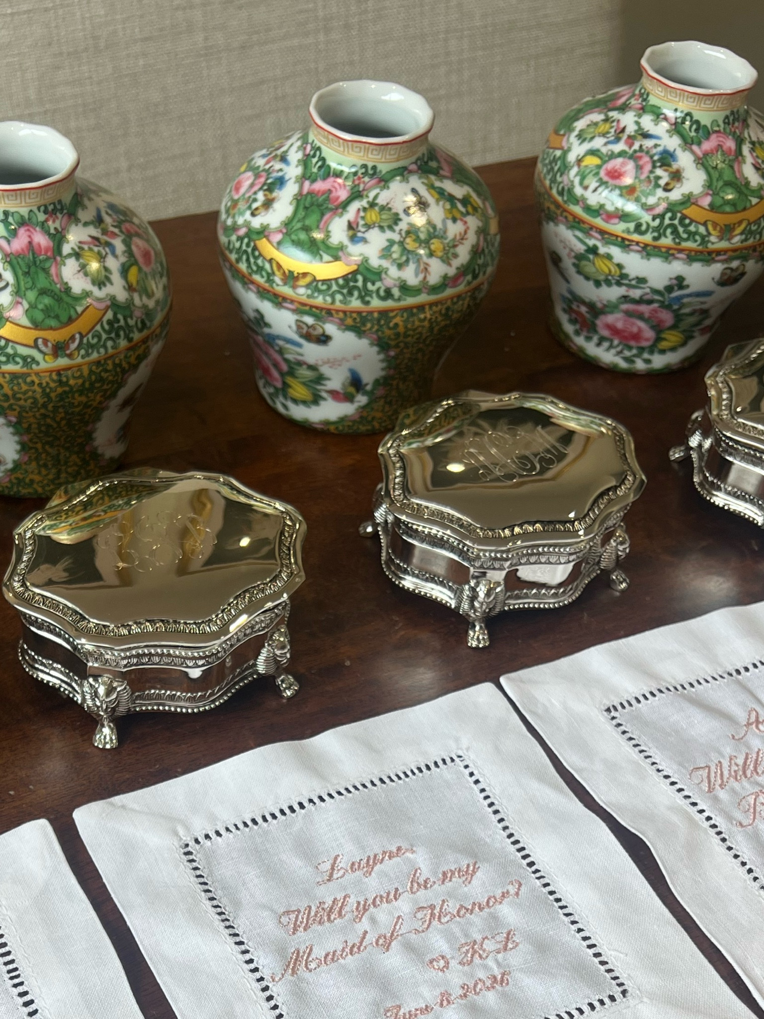 The cutest Famille Rose china vases for my bridesmaid proposal gifts! They come in sets of 3

#LTKwedding #LTKfindsunder100 #LTKfindsunder50