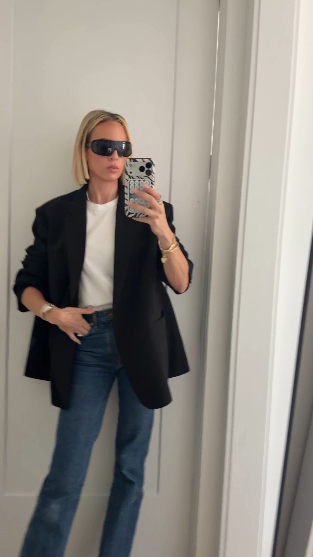 This is one of my favorite oversized blazers, but I will warn you, it’s a very dramatic oversize look. And I’m tall, so make sure you factor that in. Im 5’10. Because it’s very oversized. I’m wearing a small. No need to size up on this one! ￼￼

#LTKOver40 #LTKootd #LTKWorkwear