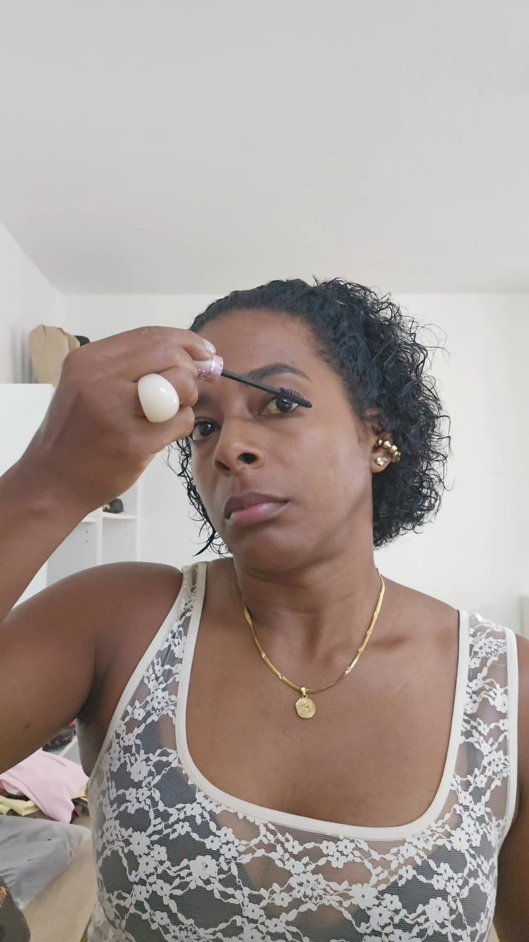 Ojos cansados 😫Día de utilizar concealer ligero, no se agrieta, se funde perfecto para piel madura. Máscara qué alargan mis pestañas al máximo. 👇

#LTKgrwm #LTKBeauty #LTKmorningroutine