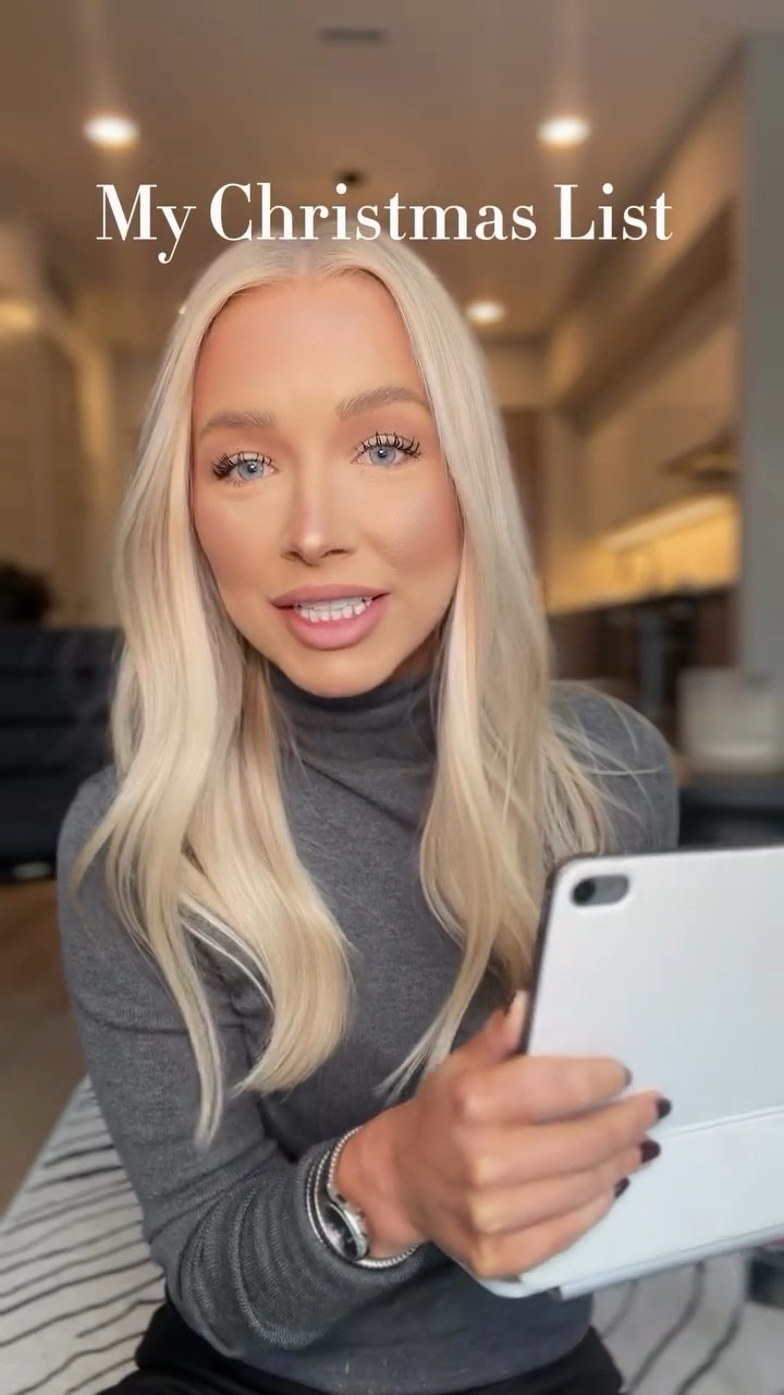 Things I would ask for if I didn’t already own them! @shopccluxury @d1milano @lilysilk @victoriassecret @hulkenbag @apple @dolcegabbana @bialetti