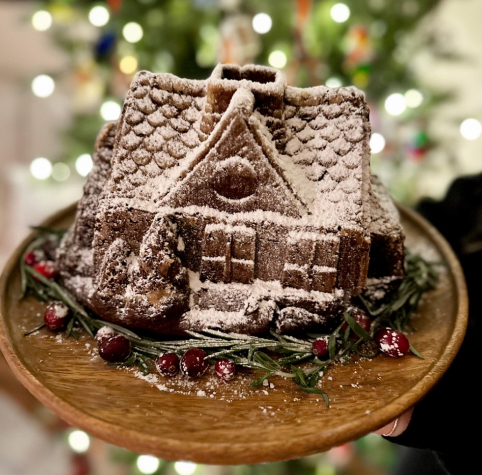 Gingerbread House Duet Pan by Nordicware