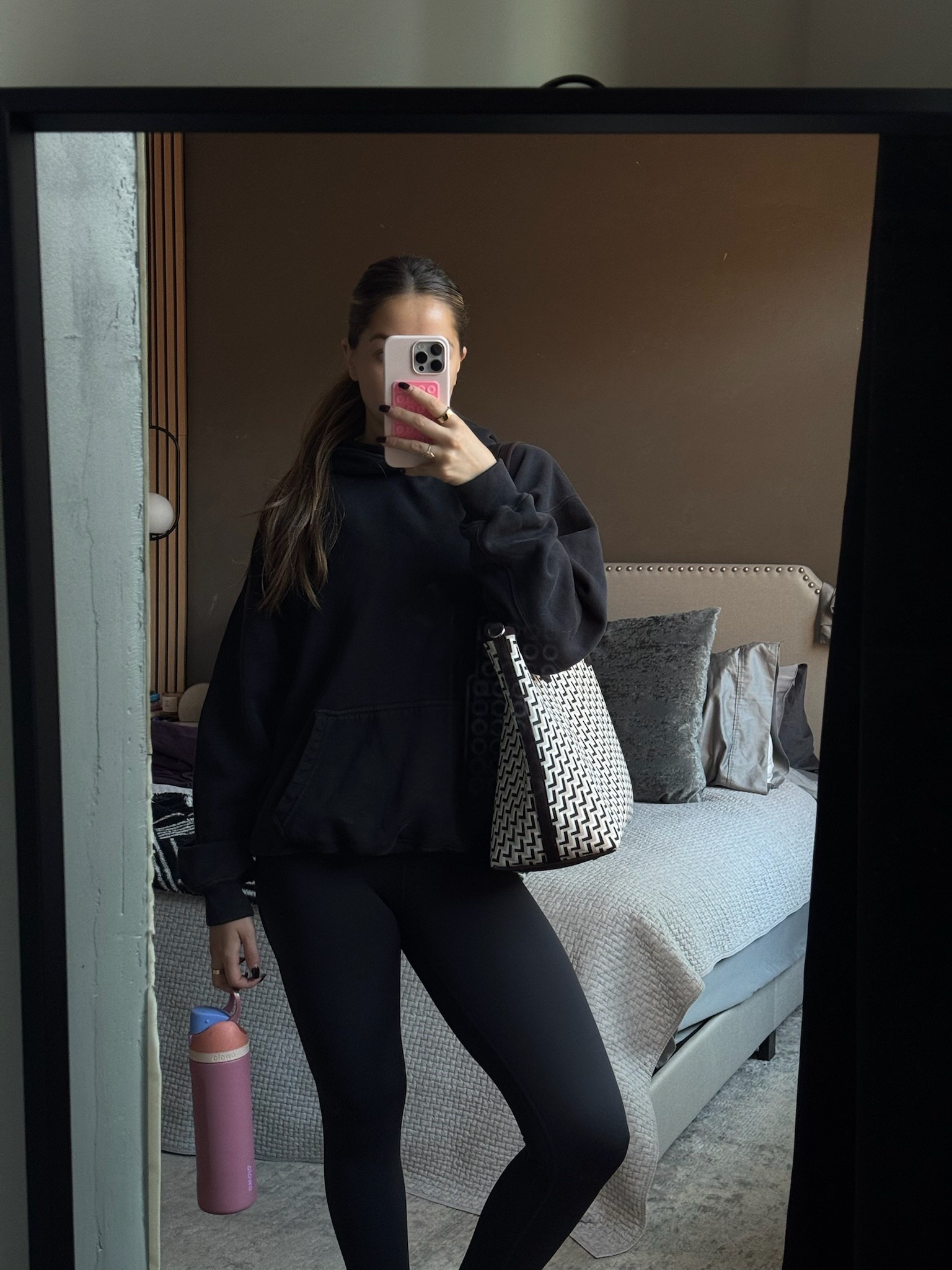 OOTD! Happy Monday 🫶🏻

#LTKStyleTip #LTKActive