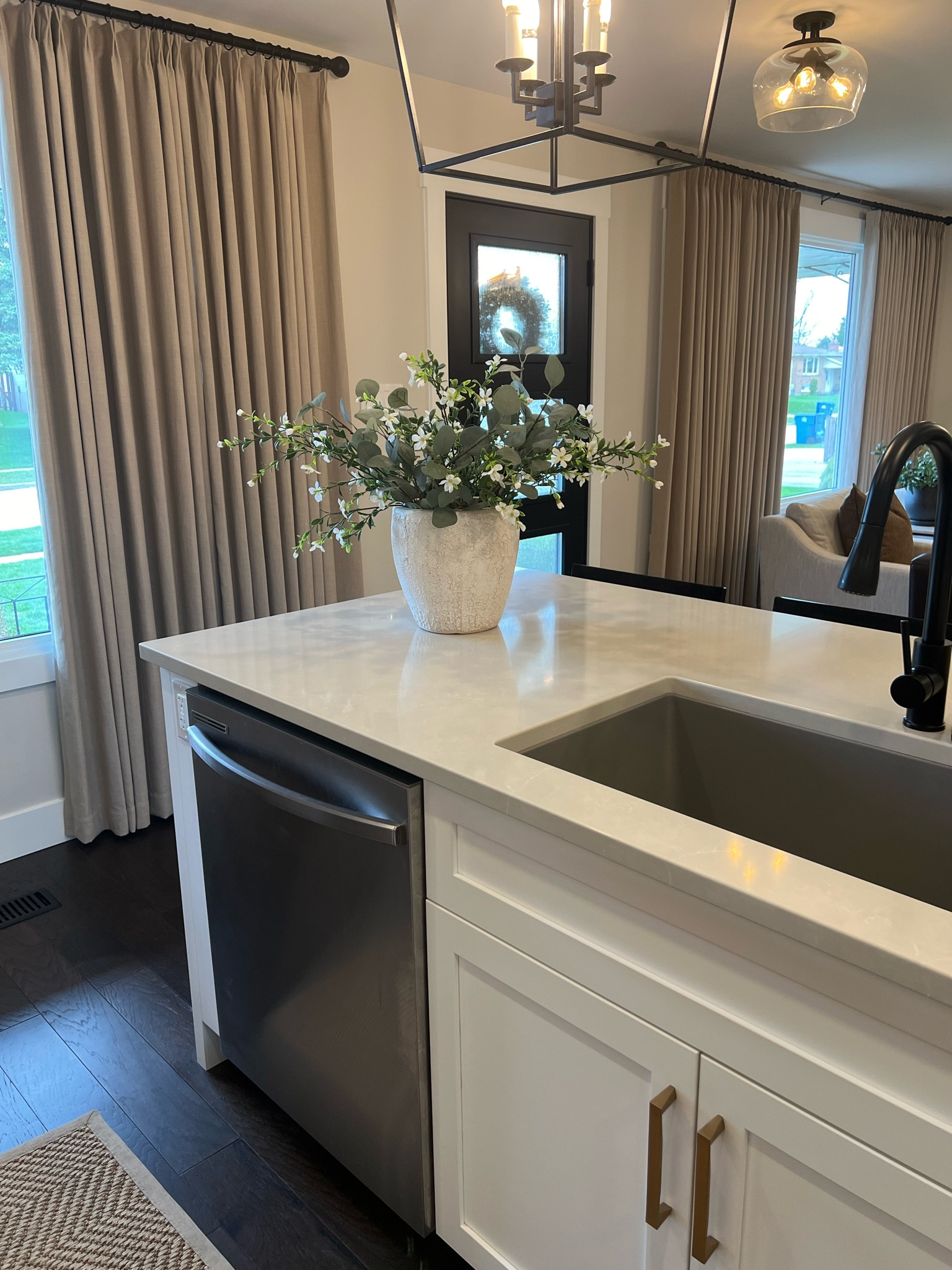 Neutral curtains by Homerilla!

Used code KEIRA12 !! 🤎🤎

Curtains
Drapes
Neutral home
Living room 
Neutral interiors
Neutral aesthetic 
Taupe curtains 
Pinched pleat curtains 
Pleated curtains

#LTKsalealert #LTKhome #LTKstyletip