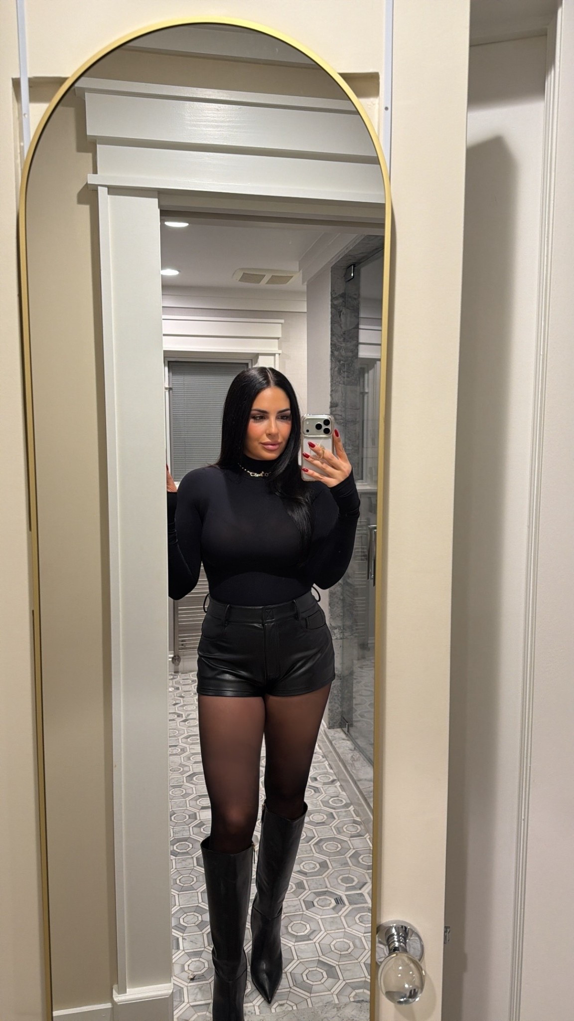 Black leather shorts, black bodysuit, black boots 🖤