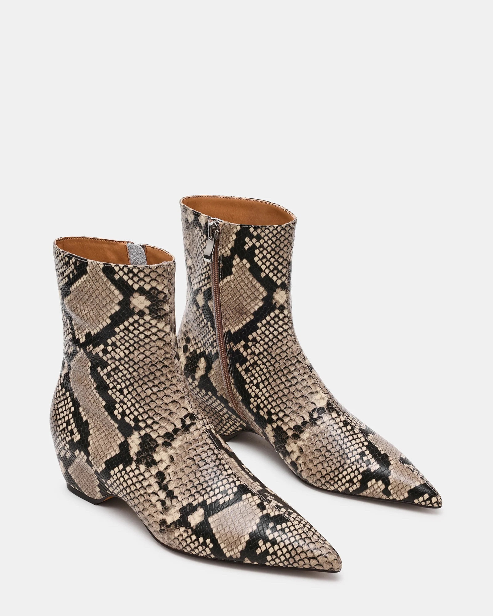 These new boots are selling fast! So many good ones that look designer!!! Do not wait! Some are waitlisted already in certain sizes
I just got the black Chelsea and they are gorgeous!!

TTS I’m an 8.

#LTKootd #LTKOver40 #LTKWorkwear
