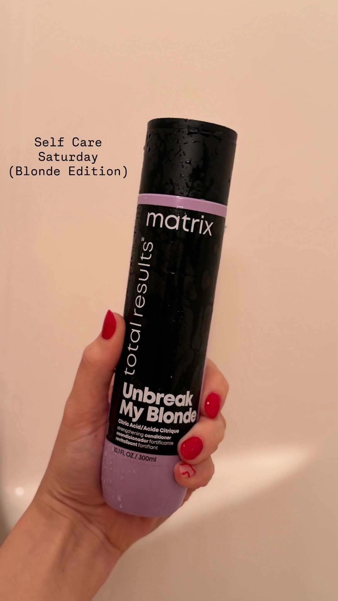 Self care Sunday 💜
One of my go-to products for blonde hair when it needs a little extra love & moisture 🤍

#LTKHair #BlondeHair #Matrix #Haircare #ProductRec #damagedhair #shower #Under20