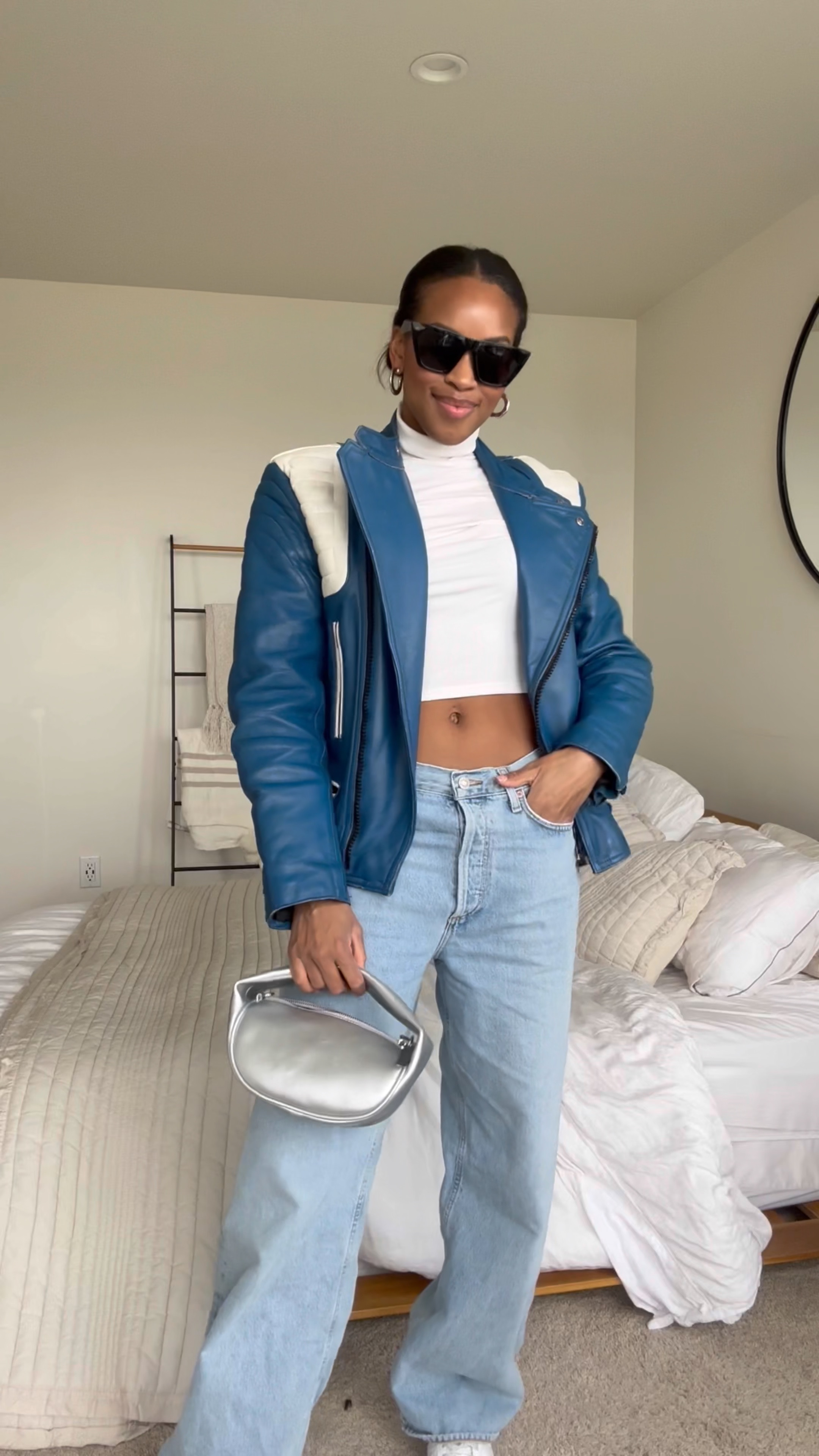 I bought this vintage jacket from a local store! But I’ve provided dupes as well 🩵