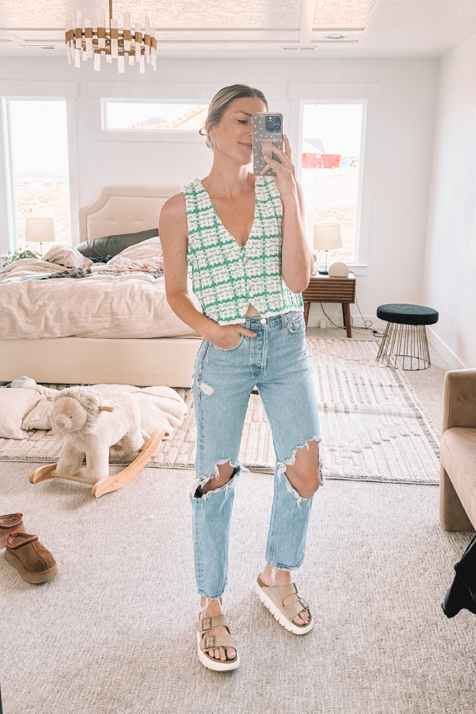 This vest is 🤩 And some of my favorite all time jeans (go 1-2 sizes down)

#LTKSeasonal #LTKfindsunder100 #LTKstyletip