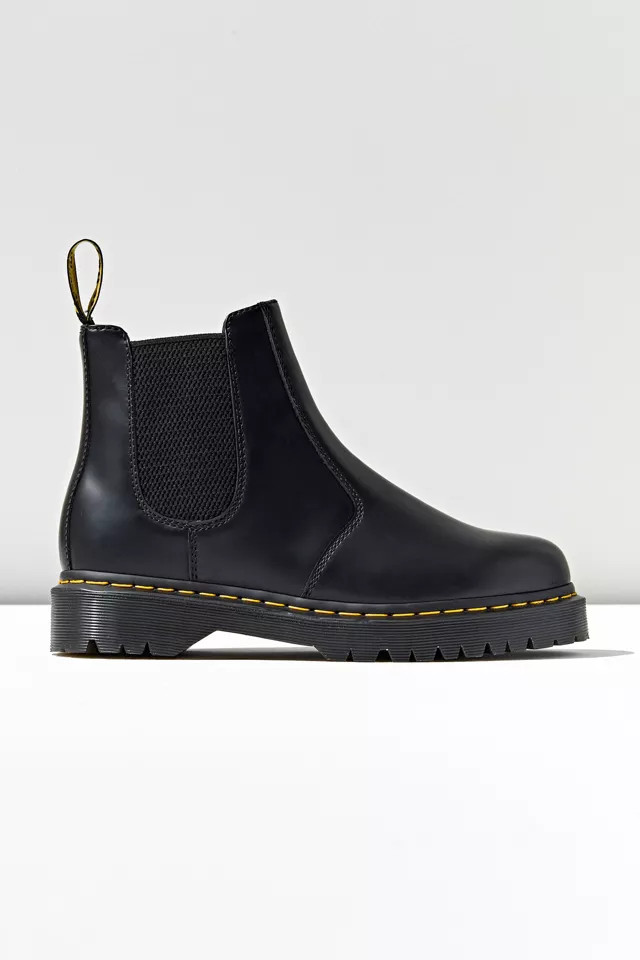 Dr. Martens 2976 Bex Chelsea Boots | Urban Outfitters (US and RoW)