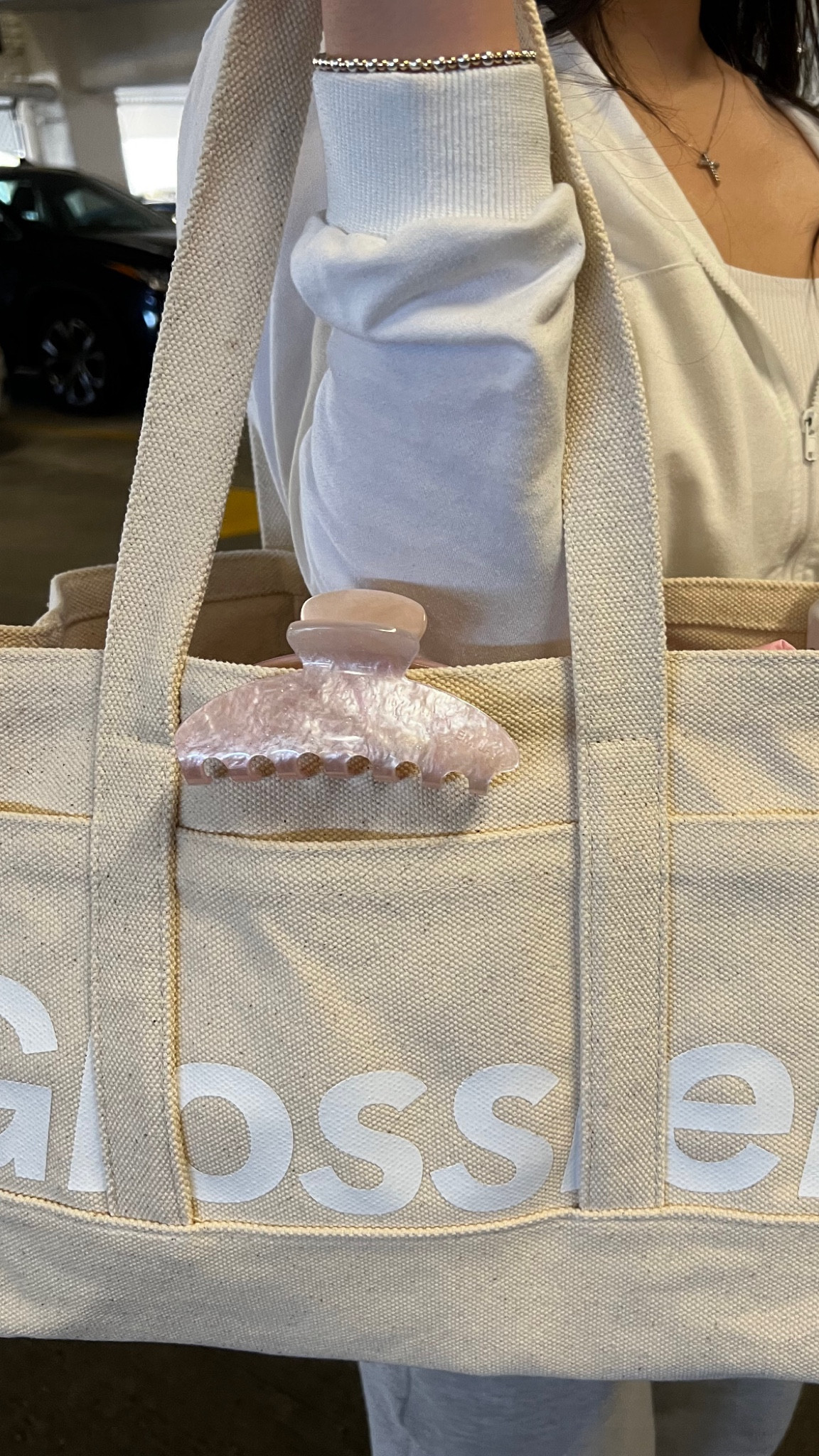 glossier utility bag
Emi Jay clip

#LTKFindsUnder50 #LTKItBag #LTKBeauty