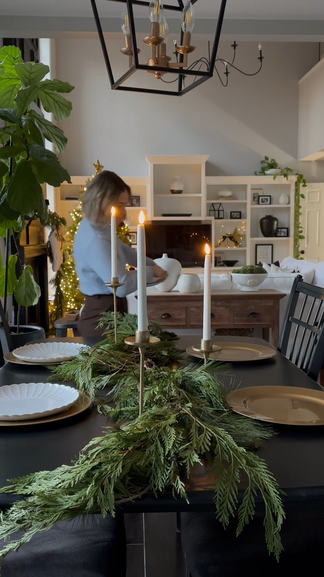 Christmas Tablescape 
Simplicity can be mesmerizing ✨🤍🌲

#LTKSeasonal #LTKHoliday #LTKHome