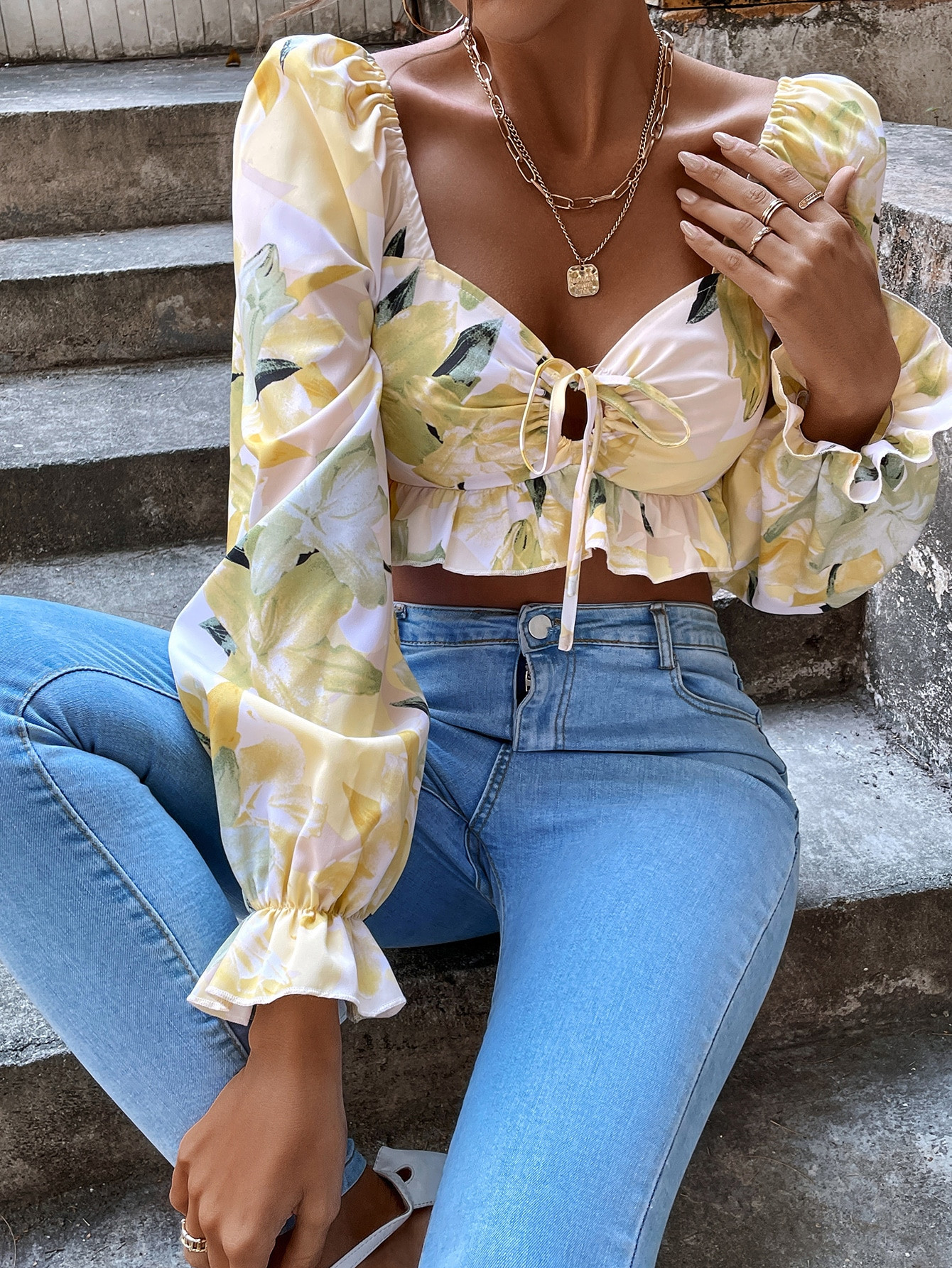 SHEIN VCAY Floral Sweetheart Neck Ruffle Hem Blouse | SHEIN