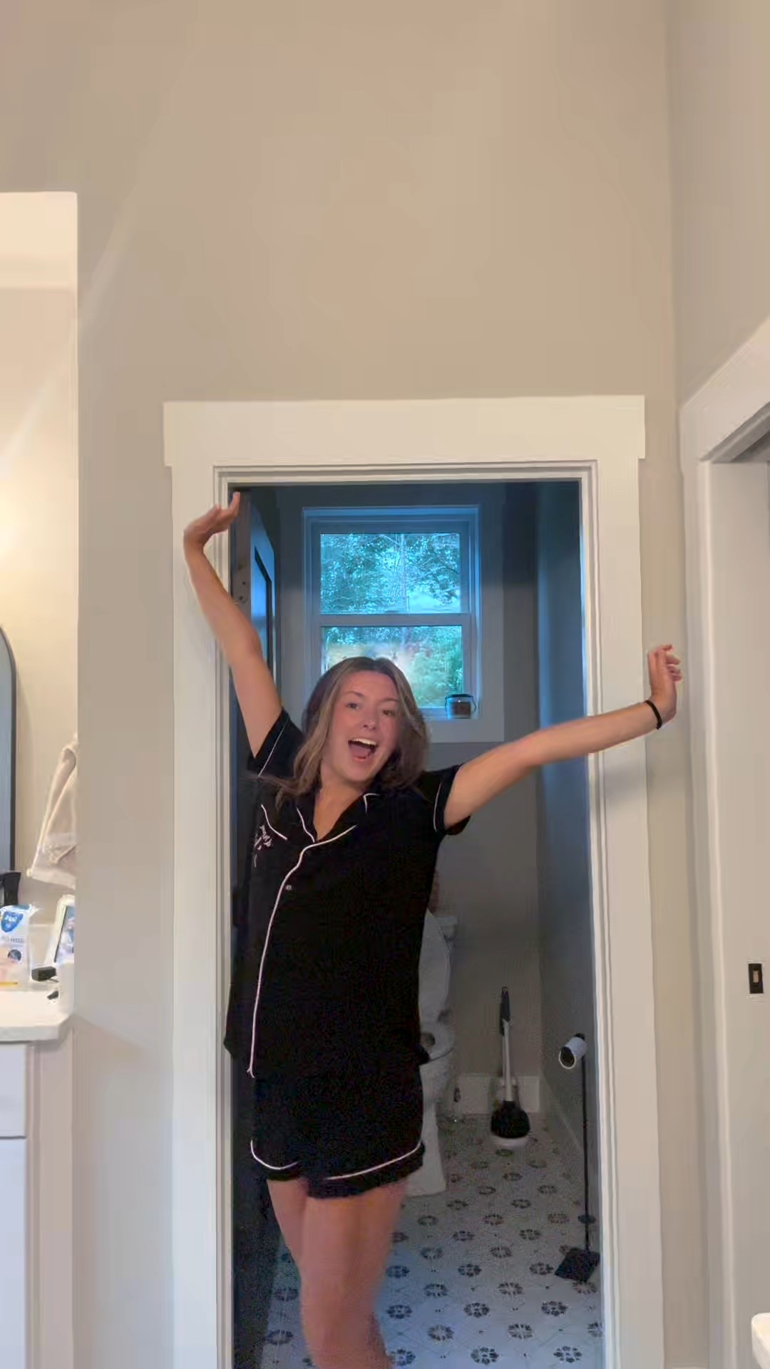 My current no-makeup makeup routine 🤍✨
Light coverage, glowy skin, and products that actually last through a 9-hour shift 👩‍⚕️
Everything is linked on my LTK 💫 #LTKbeauty #LTKnurse #LTKbeauty #LTKmakeup #LTKunder50 #NoMakeupMakeup #EverydayMakeup #CleanGirlMakeup #GRWM #MakeupRoutine #NurseGRWM #AestheticMakeup #MakeupFaves #SoftGirlVibes #VanillaGirlMakeup #LinkedOnLTK

#LTKBeauty #LTKFindsUnder100 #LTKFindsUnder50