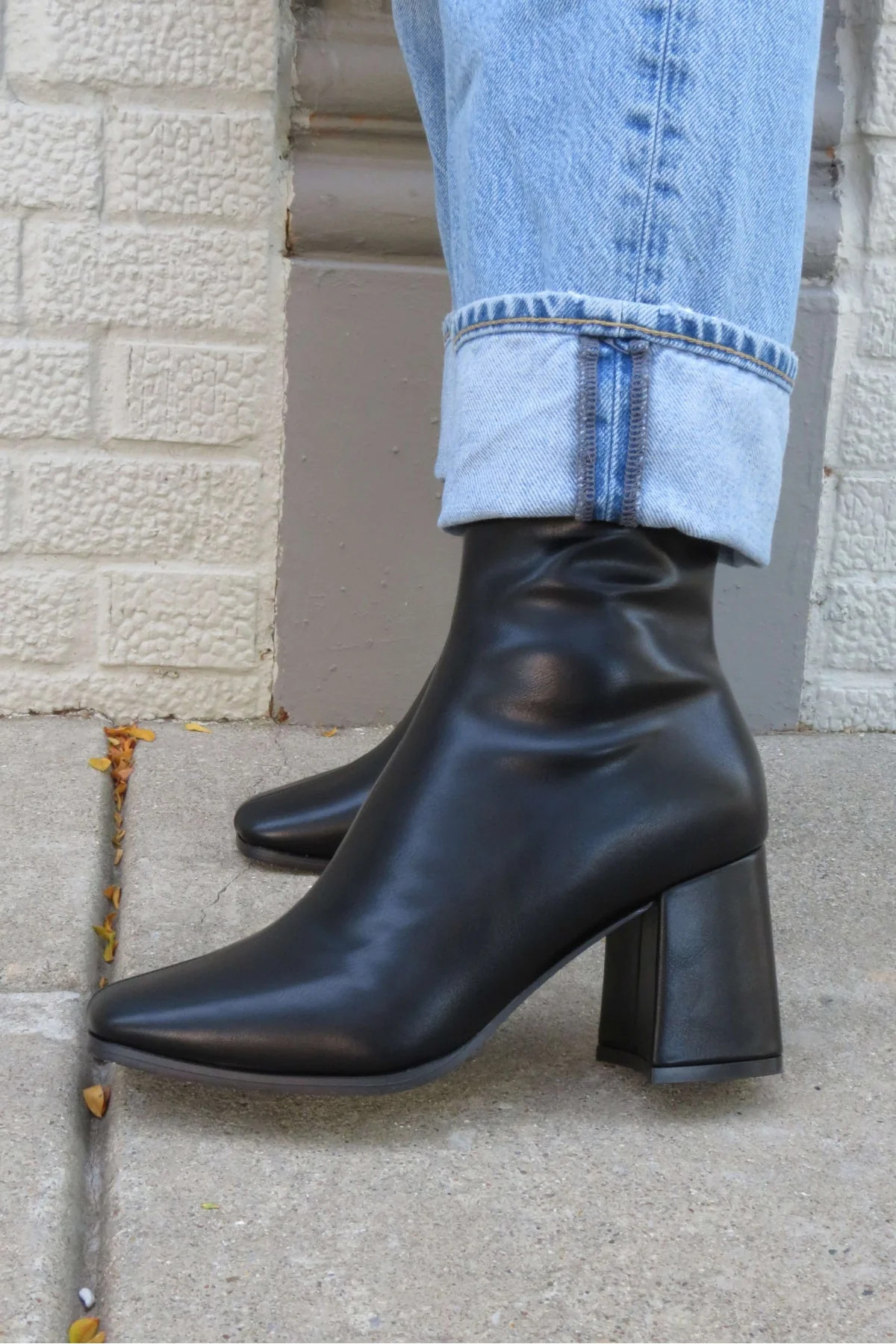Milan Black Chunky Ankle Booties | Magnolia Boutique
