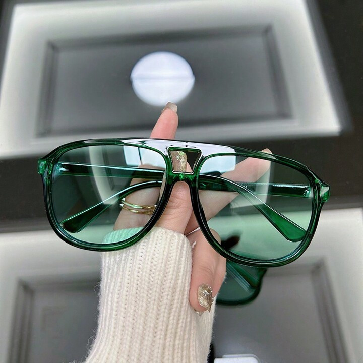 1Pc Oversized Sunglasses Women Frame One-Piece Frame Design For Daily Wear And Outdoor Activities | SHEIN