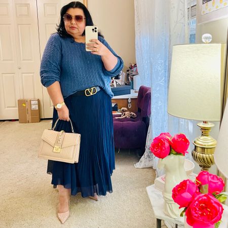 Don’t just wear your clothes, style them.

Plus size outfit idea // style inspo // plus size fashion // hi-lo stylee