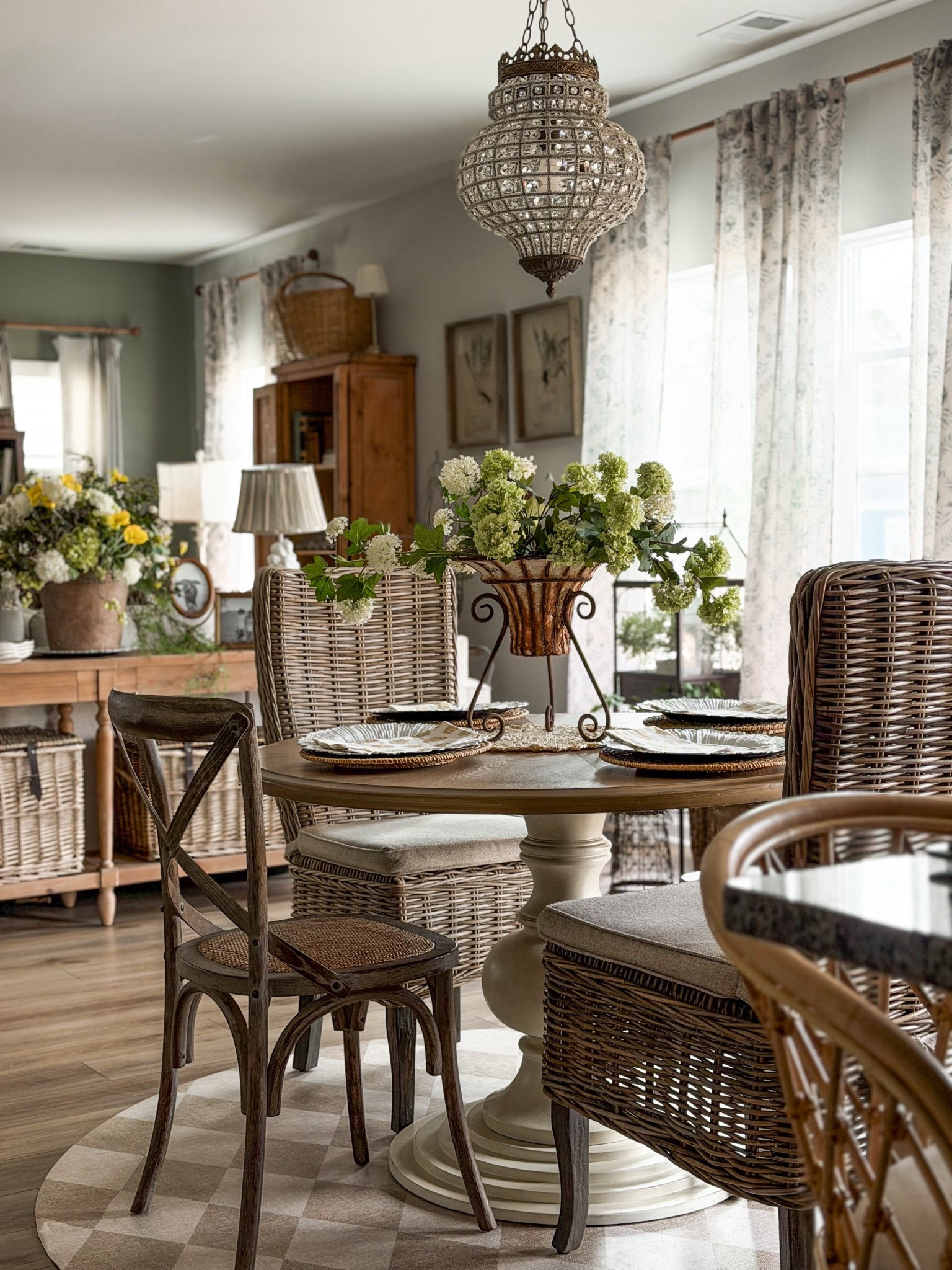 A cozy cottage spring breakfast nook. 

#LTKSeasonal #LTKHome